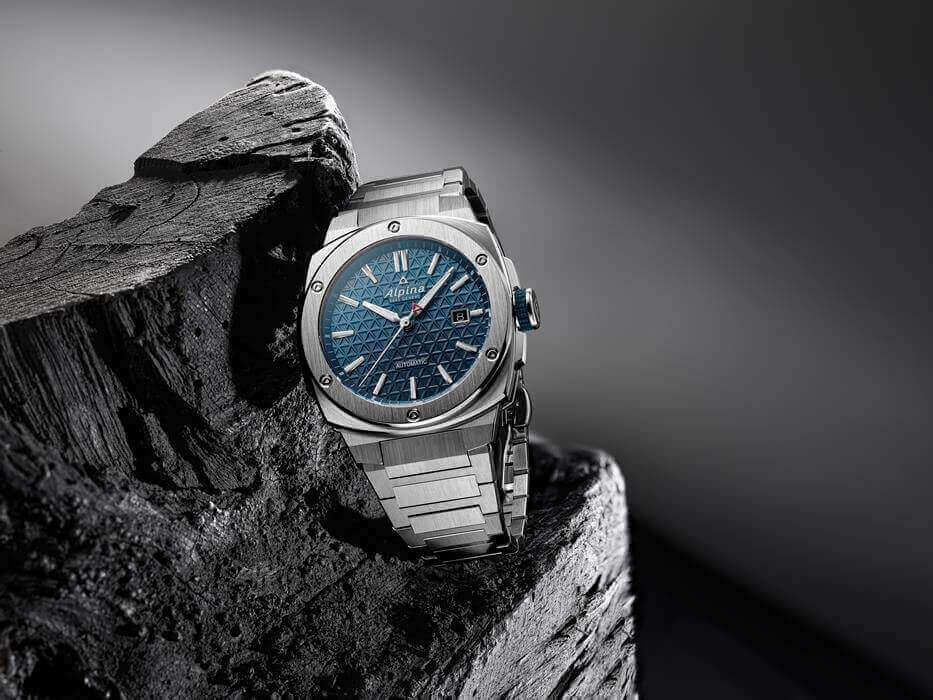 Alpina Gives The Alpiner Extreme Its First Integrated Steel Strap